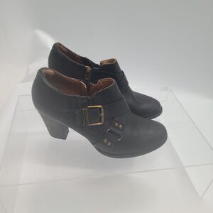 Clarks Indigo Women Size 9.5 Booties Brass Buckles Black Leather Style 63077